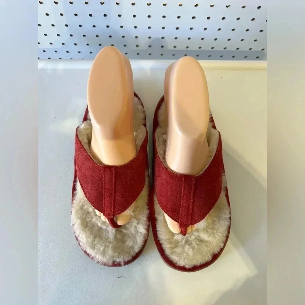 LL Bean Women’s Red Nubuck Leather Thong Flip Flop Slipper Sz 7